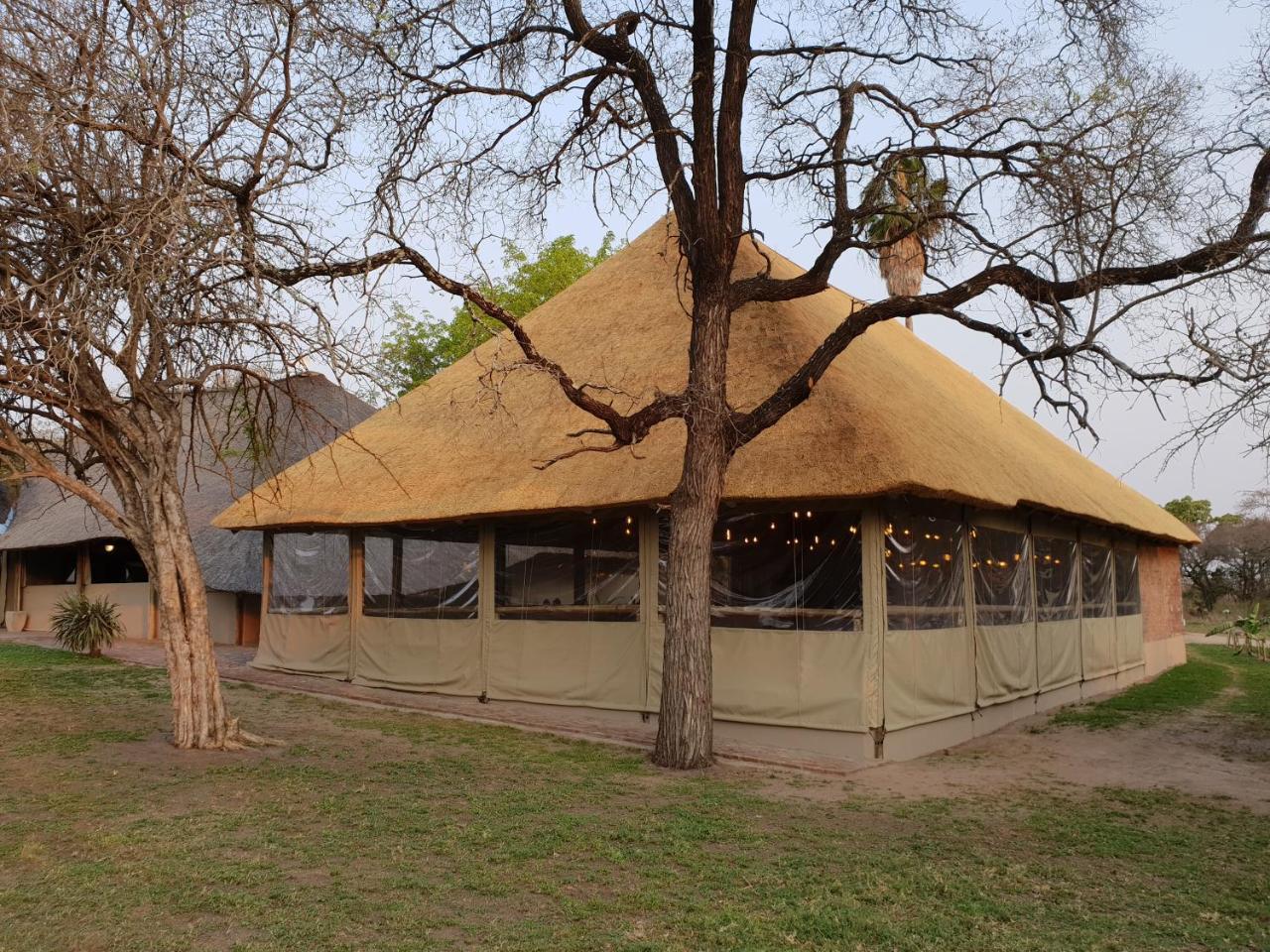 Unyati Safari Lodge Hectorspruit Exterior photo